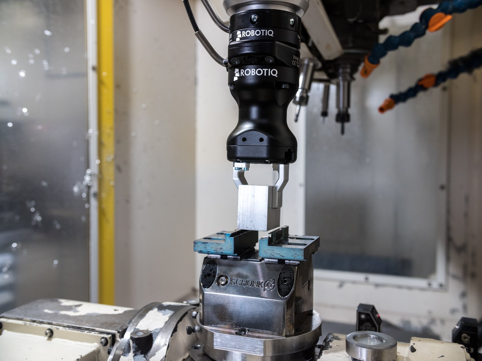 Hand-E Camera FT 300 Machine Tending-31